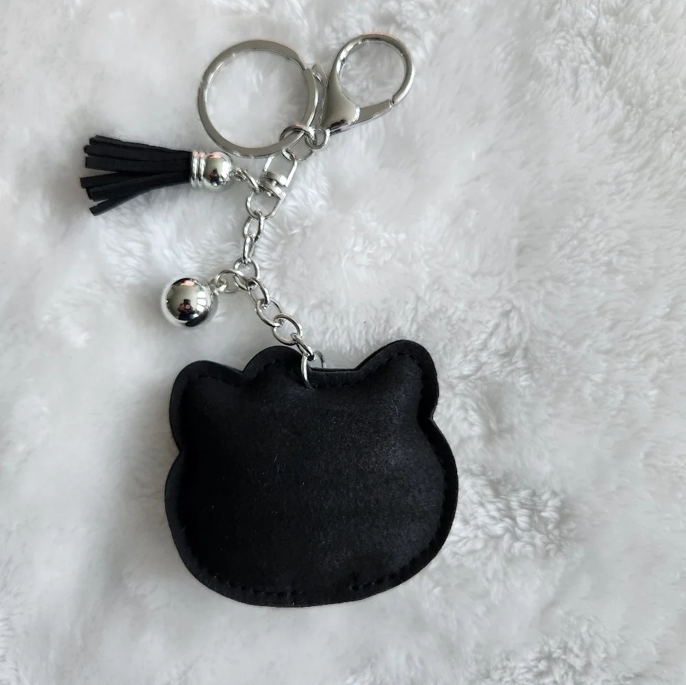 Hello Kitty With Colorful Bow Keychain - Picture 3 of 3
